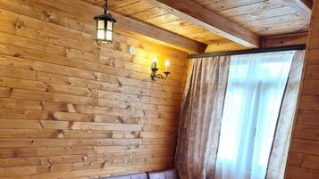 Smart TV 44-inci dengan saluran TV kabel