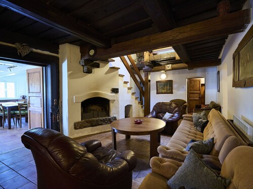 Wonderful private villa for 28 people with TV and terrace