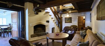 Beautiful private villa for 28 guests with TV and terrace