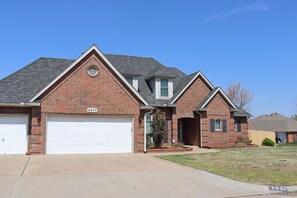 Exterior - Warwick Place (Oklahoma City)