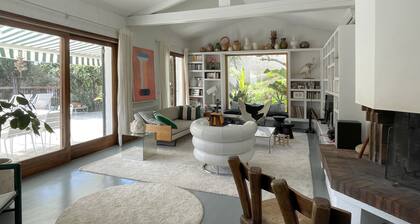 JO 2024! Magnifique maison avec grande terrasse Ă 200m de la Corniche et la mer!