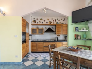 Dining - Lovely apartment for 5 people with WIFI, balcony and pets allowed (Ventimiglia)