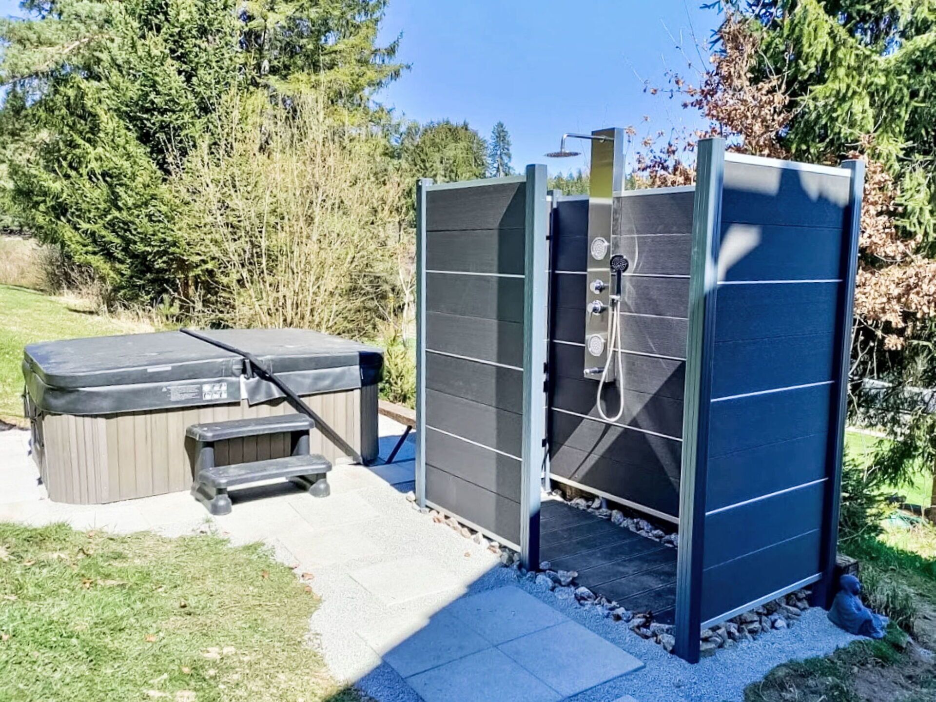 مغطس سبا خارجي