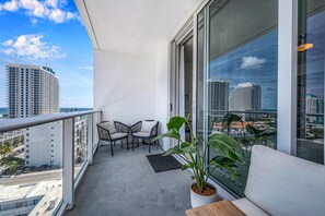 Property grounds - Luxury Resort Style Condo - No Resort Fee! (Fort Lauderdale)