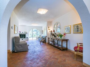 Interior - Beautiful private villa for 8 people with WIFI, A/C, hot tub, TV, terrace and panoramic view (Riparbella)