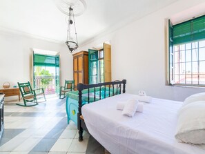 7 Schlafzimmer, Bügeleisen/Bügelbrett, Reisekinderbett, kostenloses WLAN