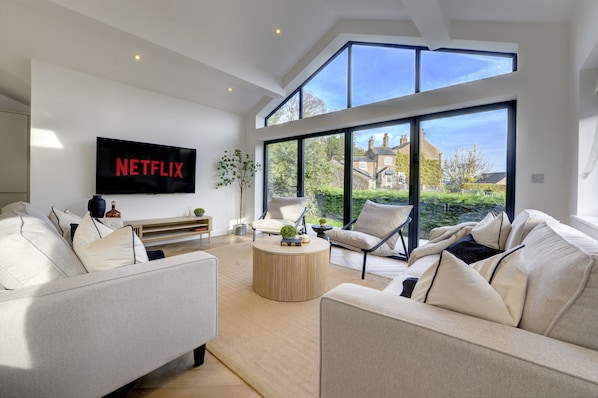 Smart TV - Kist Accommodates - Hygge House | Ripon (Ripon)