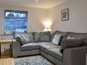 TV - 3 bedroom accommodation in Whitby (Whitby)