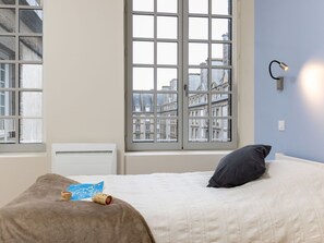 2 bedrooms, iron/ironing board, travel crib, free WiFi - Beautiful apartment for 4 guests with WIFI, TV and balcony (St-malo)
