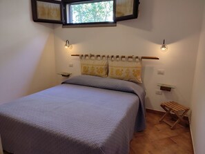 2 bedrooms, travel cot