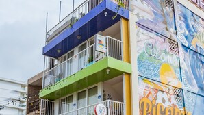 施設の正面