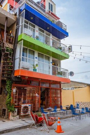 Front of property - Francechys Apartments (Cartagena)