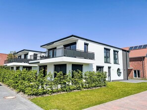 Exterior - Beautiful apartment for 5 guests with WIFI, TV and balcony (Bremerhaven)