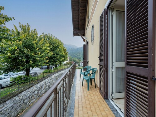 Lovely apartment for 6 people with WIFI, TV and balcony