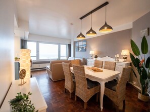 Dining - Nice apartment for 6 people with WIFI, TV and balcony (Blankenberge)