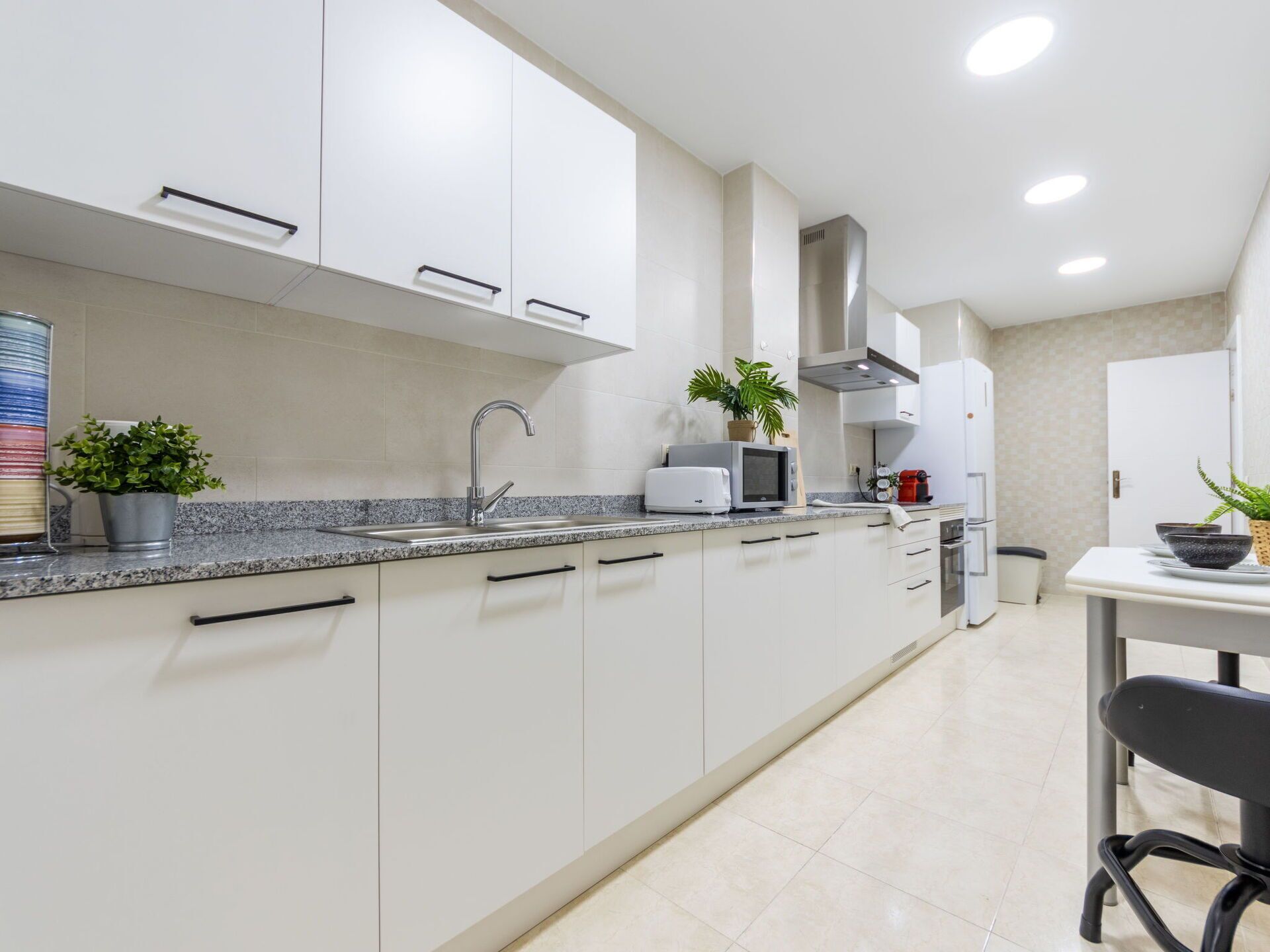 Een magnetron, een oven