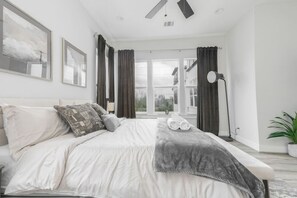 3 habitaciones, escritorio, tabla de planchar con plancha y wifi 