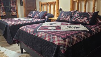 4 bedrooms, iron/ironing board, WiFi, bed sheets