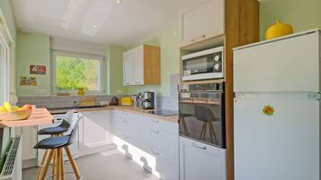 Micro-ondes, four, lave-vaisselle