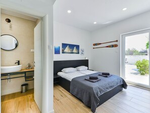 5 habitaciones, cuna de viaje y wifi gratis