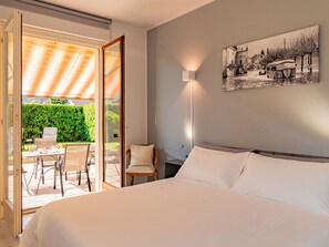 2 bedrooms, travel cot, free WiFi - Beautiful apartment for 4 guests with WIFI, TV and terrace (Porlezza)