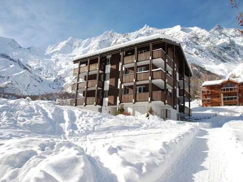Bel appartement pour 4 personnes avec WIFI, TV et balcon