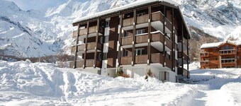 Bel appartement pour 4 personnes avec WIFI, TV et balcon