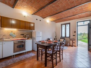 Microwave, oven - Cosy apartment for 6 guests with WIFI, patio, pets allowed and panoramic view (Calliano)