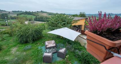 Cosy apartment for 6 people with WIFI, patio, pets allowed and panoramic view