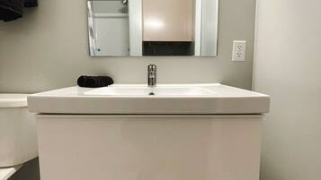 Dusch, handdukar, tvÄl och schampo