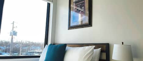 Bureau, fer et planche à repasser, Wi-Fi gratuit, draps fournis