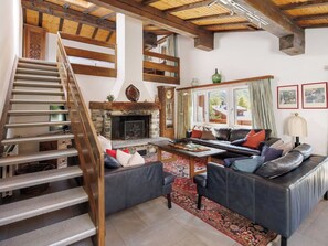 Télévision, cheminée