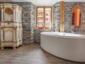 Bathroom - Lovely apartment for 8 guests with WIFI, TV and balcony (Saas-fee)