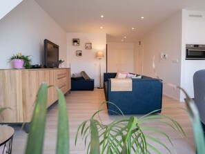 TV - Nice apartment for 4 guests with WIFI and TV (Bruges)