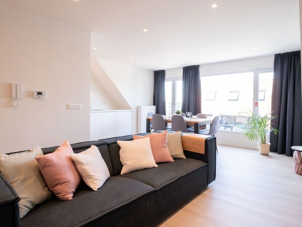 TV - Nice apartment for 4 guests with WIFI and TV (Bruges)