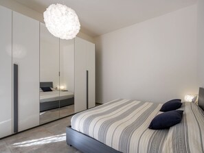 2 chambres, fer et planche à repasser, lit parapluie, Wi-Fi gratuit