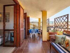 Outdoor dining - Nice apartment for 4 people with WIFI, A/C, TV and terrace (Villasimius)