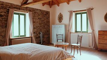 3 camere, culla da viaggio, Wi-Fi gratuito