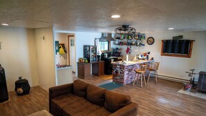 Smart-TV, Kamin, Bücher