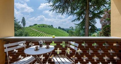 Beautiful private villa for 6 people with WIFI, TV and patio