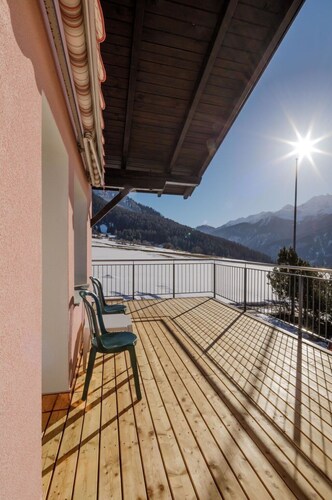 Herrliche Wohnung für 10 Personen mit TV und Balkon