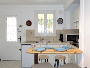 Dining - Nice apartment for 4 guests with WIFI, TV, patio and pets allowed (Fréjus)