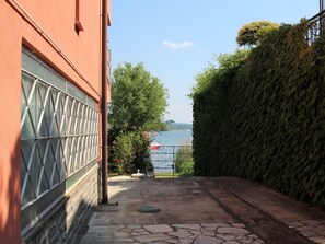 Property grounds - Lovely apartment for 5 guests with pool, WIFI, TV, balcony and pets allowed (Monvalle)