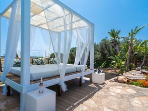 Terrace/patio - Stunning private villa for 6 people with WIFI, private pool, TV, patio and panoramic view (Ses Salines)