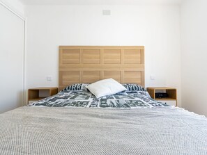 3 chambres, fer et planche à repasser, lit parapluie, Wi-Fi gratuit