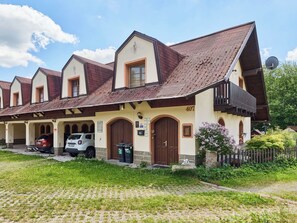 Exterior - Lovely apartment for 4 guests with WIFI, pool, TV and patio (Jablonec Nad Nisou)
