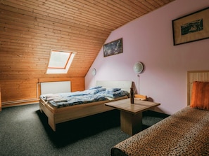 2 bedrooms, free WiFi - Beautiful apartment for 4 people with pool, WIFI, TV and patio (Jablonec Nad Nisou)