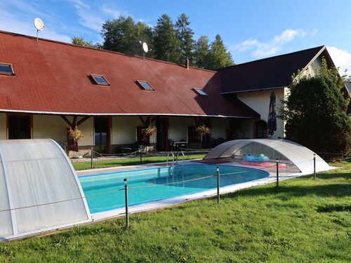 Beautiful apartment for 4 guests with pool, WIFI, TV and patio
