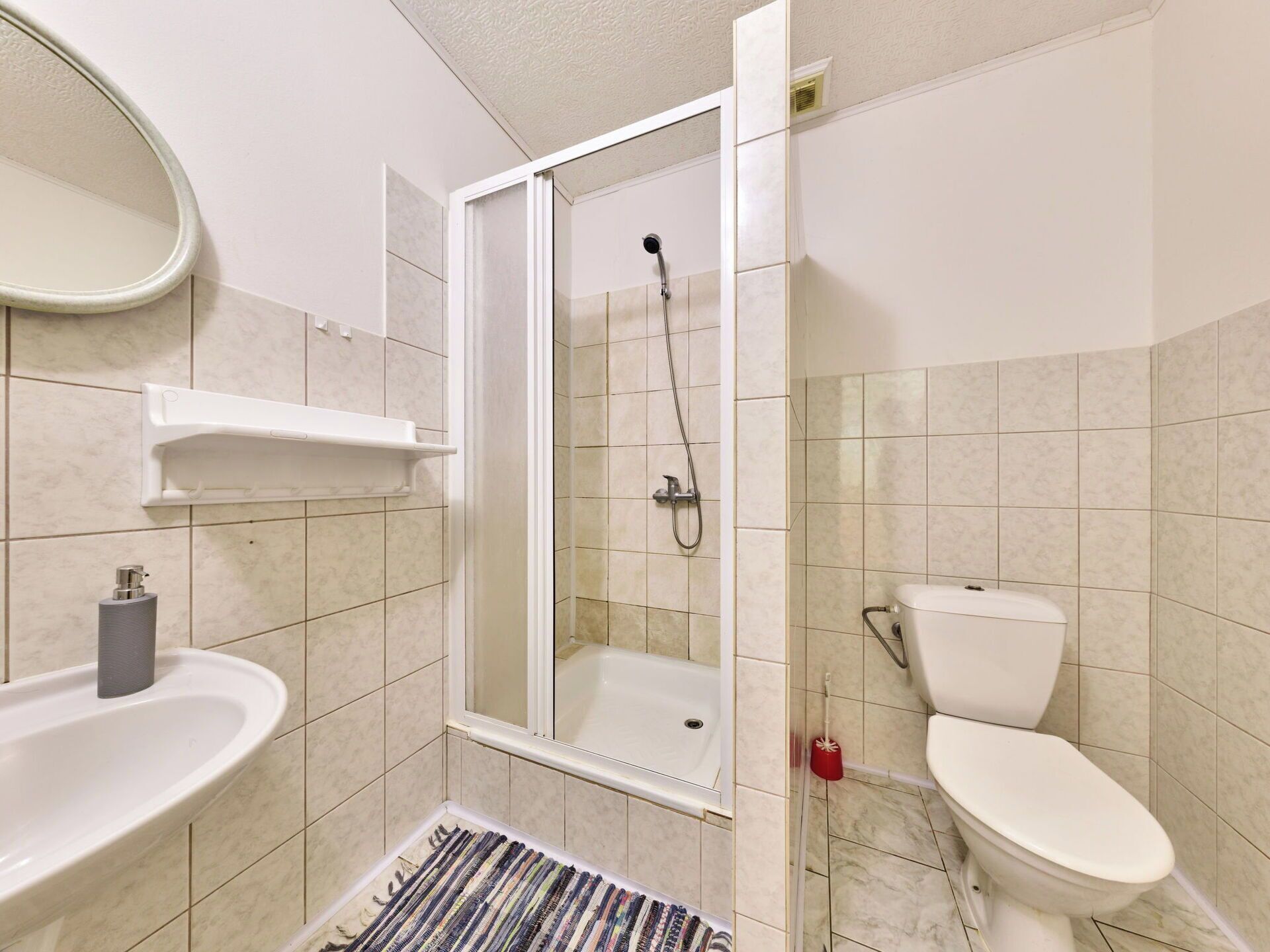 Design Intérieur, Sol, Sol, Pièce, Plafond, Luminaire Plomberie, Appartement, Évier, Plomberie, Salle De Bains