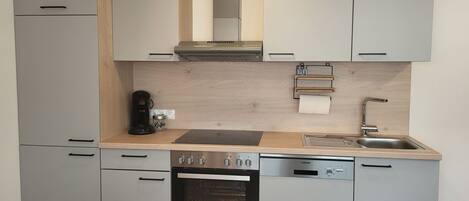 Ovn, opvaskemaskine, brødrister